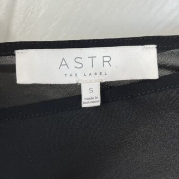 ASTR Romper One Piece V Neckline Ruffle Hem Black Size Small - Picture 11 of 12